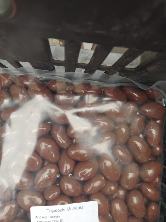 Tejcsokoládés Mandula